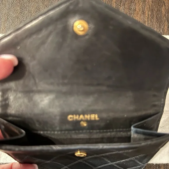 Authentic Pre-owned CHANEL Black Quilted Card Wallet with Gold Logo Hardware - Picture 3 of 7
